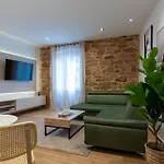 Apartment Beigestone Luxury Center By Belmont Realty