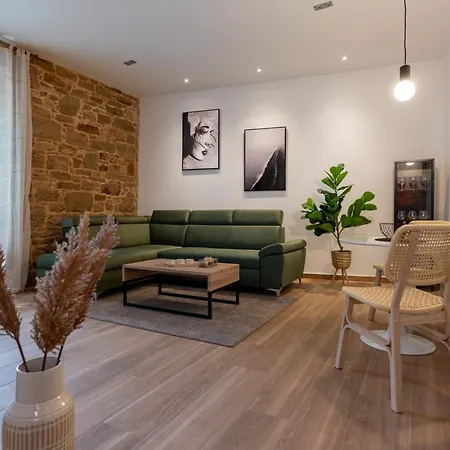 Beigestone Luxury Center By Belmont Realty Ζαντάρ